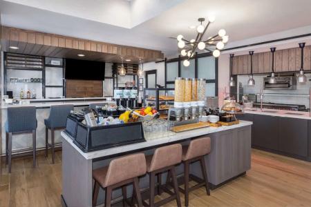 Hilton Garden Inn/Journal Center - 33