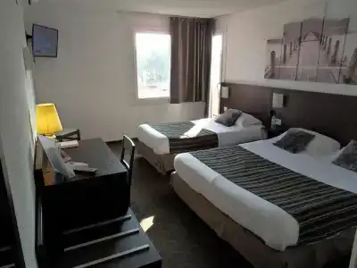 Brit Opal Centre Port - 4