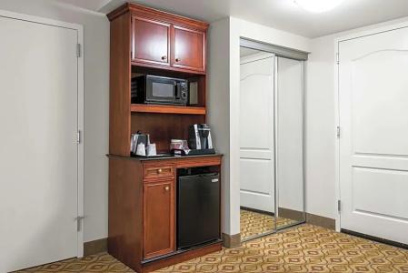 Hilton Garden Inn - 39