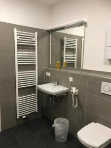 Select Suites & Aparts - 106
