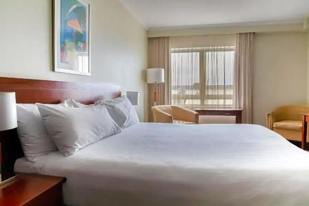 Rydges - 53