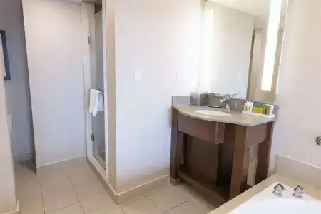 Hilton/ Fallsview and Suites - 8