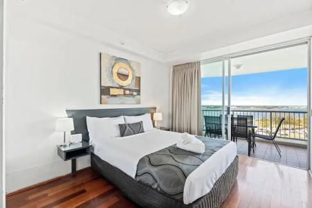 Crystal Bay On The Broadwater - 212