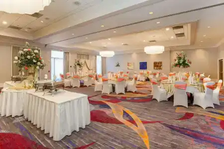 DoubleTree by Hilton Atlanta Airport - 22