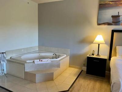 Days Inn & Suites by Wyndham - 128