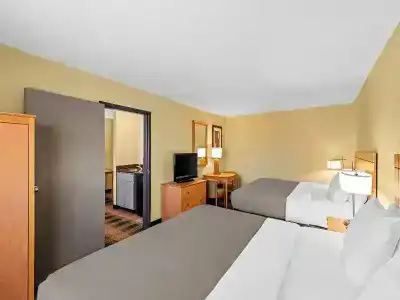 Quality Inn & Suites Airport - 58