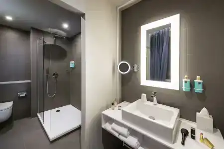 Novotel Paris 20 Belleville - 18