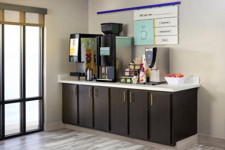 Super 8 by Wyndham West/Coors Blvd - 23