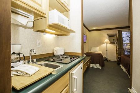 Mountainside Inn by Alpine Lodging - 14