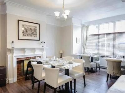 Lonsdale Guest House - 15