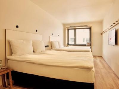 Schwabinger Wahrheit by Geisel - 2