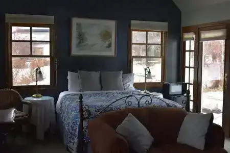 Apple Orchard Inn & Cottages - 46
