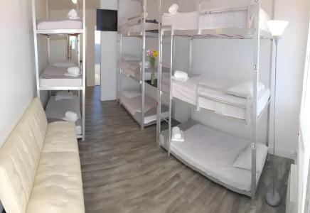 Bikini Hostel, Cafe & Beer Garden - 1