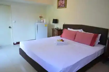 Home Stay Stc Bed And Breakfast - 42