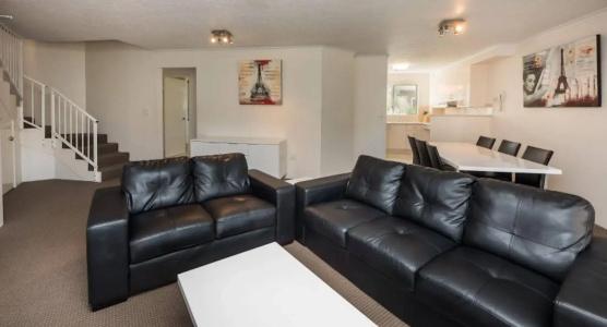 Markham Court - 12