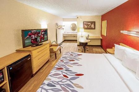 Red Roof Inn Virginia Beach - 56