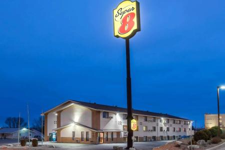 Super 8 by Wyndham - 11