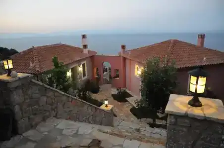 Dio Guesthouses - 40