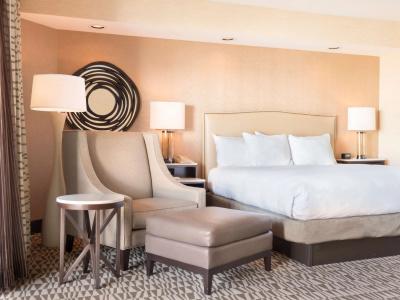 Hilton Phoenix Airport - 2