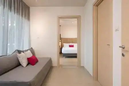 Trianon Luxury  & Suites - 301