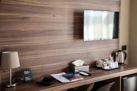 7th Floor Suite - 56