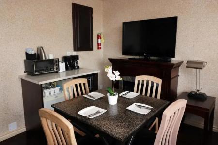 Divya Sutra Suites on Robson Downtown - 52