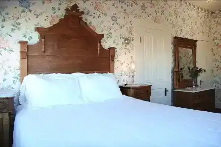 Martine Inn - 4