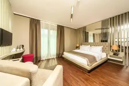 The City Suites - 47