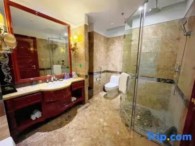 Huachen International - 27