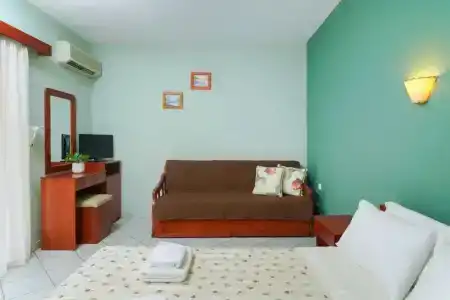 Makrina - 4