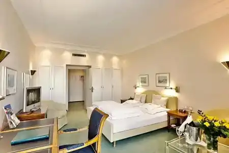 Bayerischer Hof - 45
