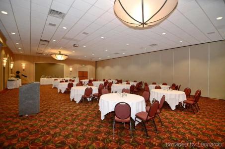 Four Points by Sheraton & Conference Center - 22