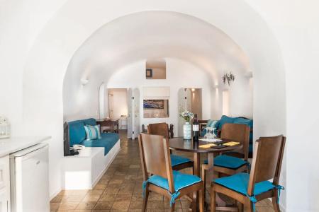 Pantelia Suites - 255