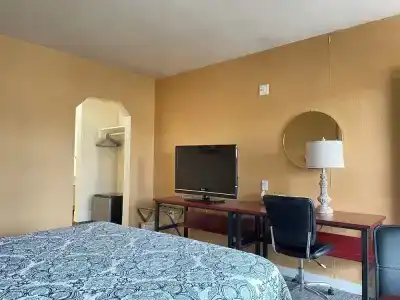 Hollywood La Brea Inn - 63