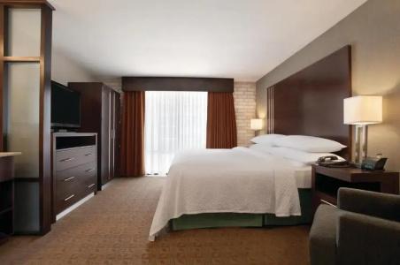 Embassy Suites - 37