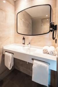 HOTELUX Airport - 65