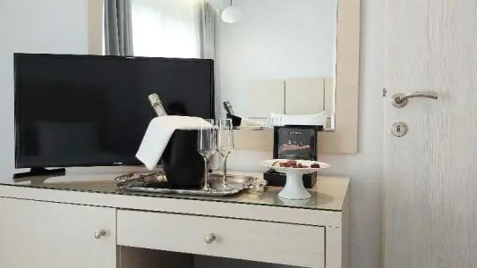 Akrogiali Exclusive (Adults Only) - 65