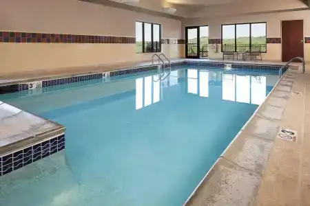 Hampton Inn - Hills - 14