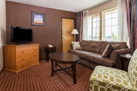 Ramada by Wyndham Portland - 3