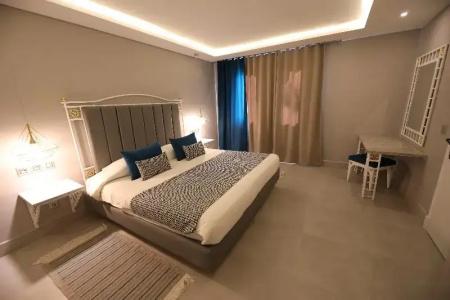 Suites Hôtel Les Charmilles & Spa - 53