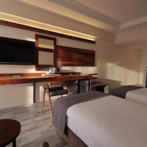 Karpalas City & Spa - 31