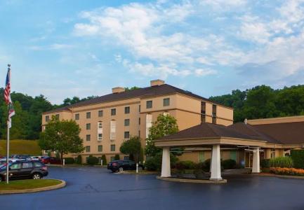 Courtyard East / Penfield - 19