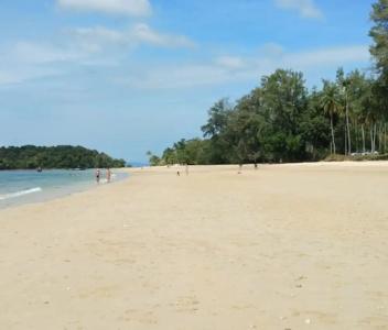The Beach at Klong Muang - 12