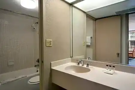 Ramada by Wyndham Kissimmee Gateway - 56