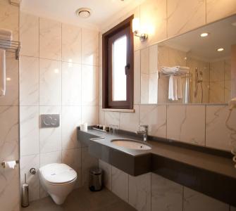 Seraglio & Suites - 8