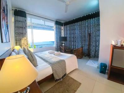 Romance Hills - 107