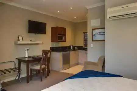 Merivale Manor - 103