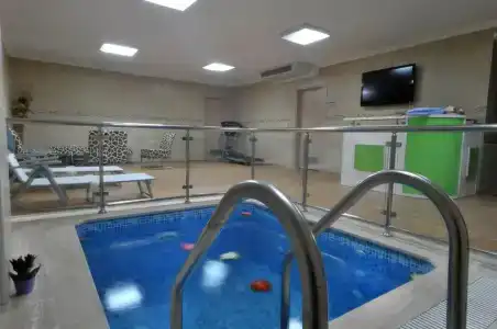 Rhiss Bostanci - 25