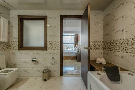 Golden Tulip - 58