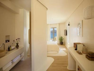 White Pebble Suites - 1
